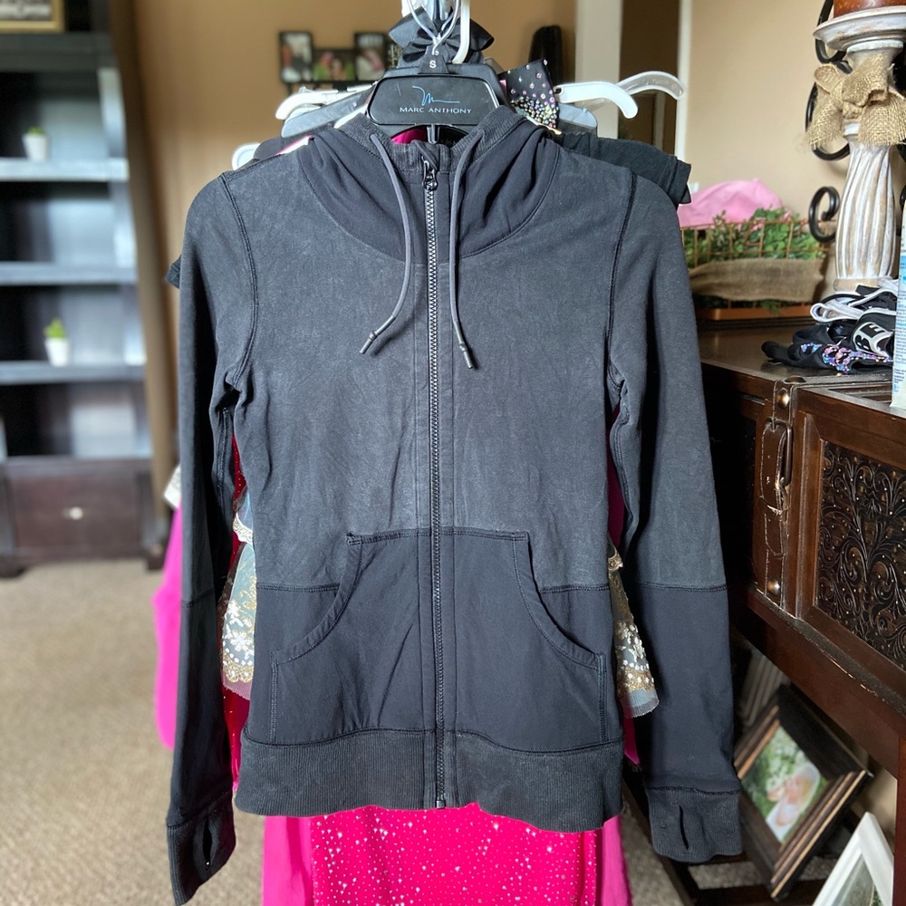 Lululemon size 2 hooded zip running jacket